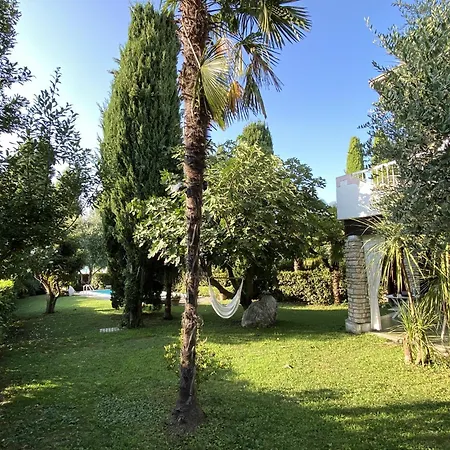 Bionda Villa Sirmione